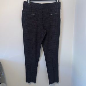 Cropped dress pant. Stretchy  False pockets